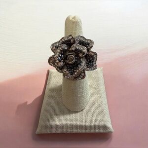 💎 #780 Silver Tone Black & Clear Rhinestone Flower Statement Ring Size 6